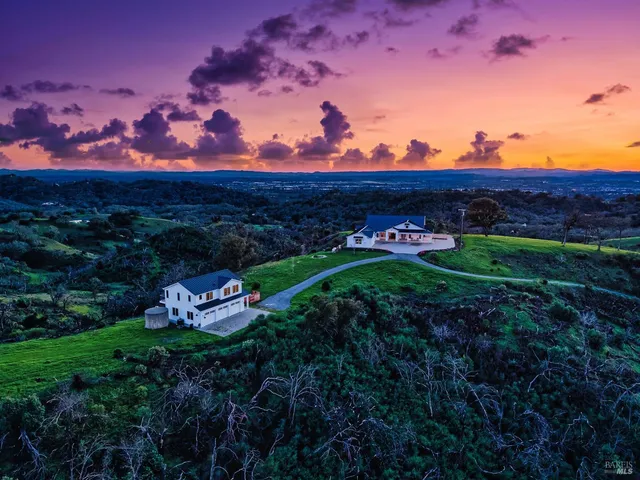 $6,495,000 | 9110 Chalk Hill Road, Healdsburg, CA 95448