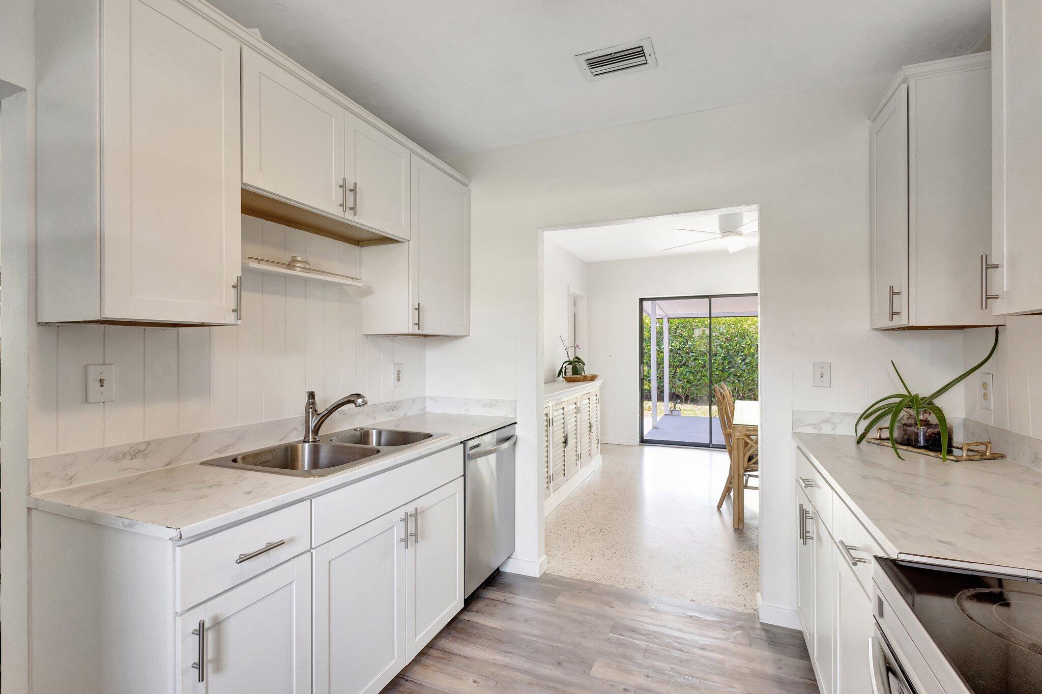 417 Inlet Road North Palm Beach, FL 33408 - Photo 13 of 52 Kitchen 3