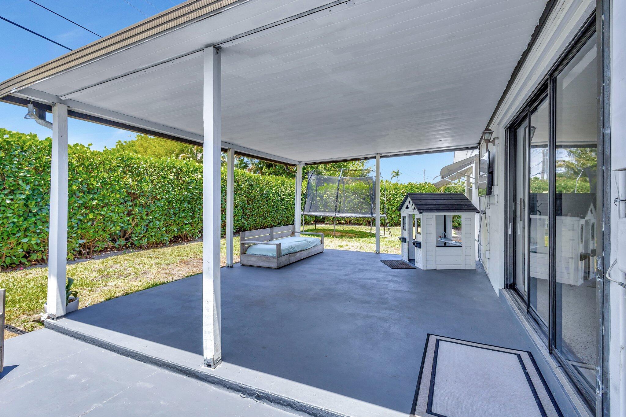 417 Inlet Road North Palm Beach, FL 33408 - Photo 29 of 52 Patio 2