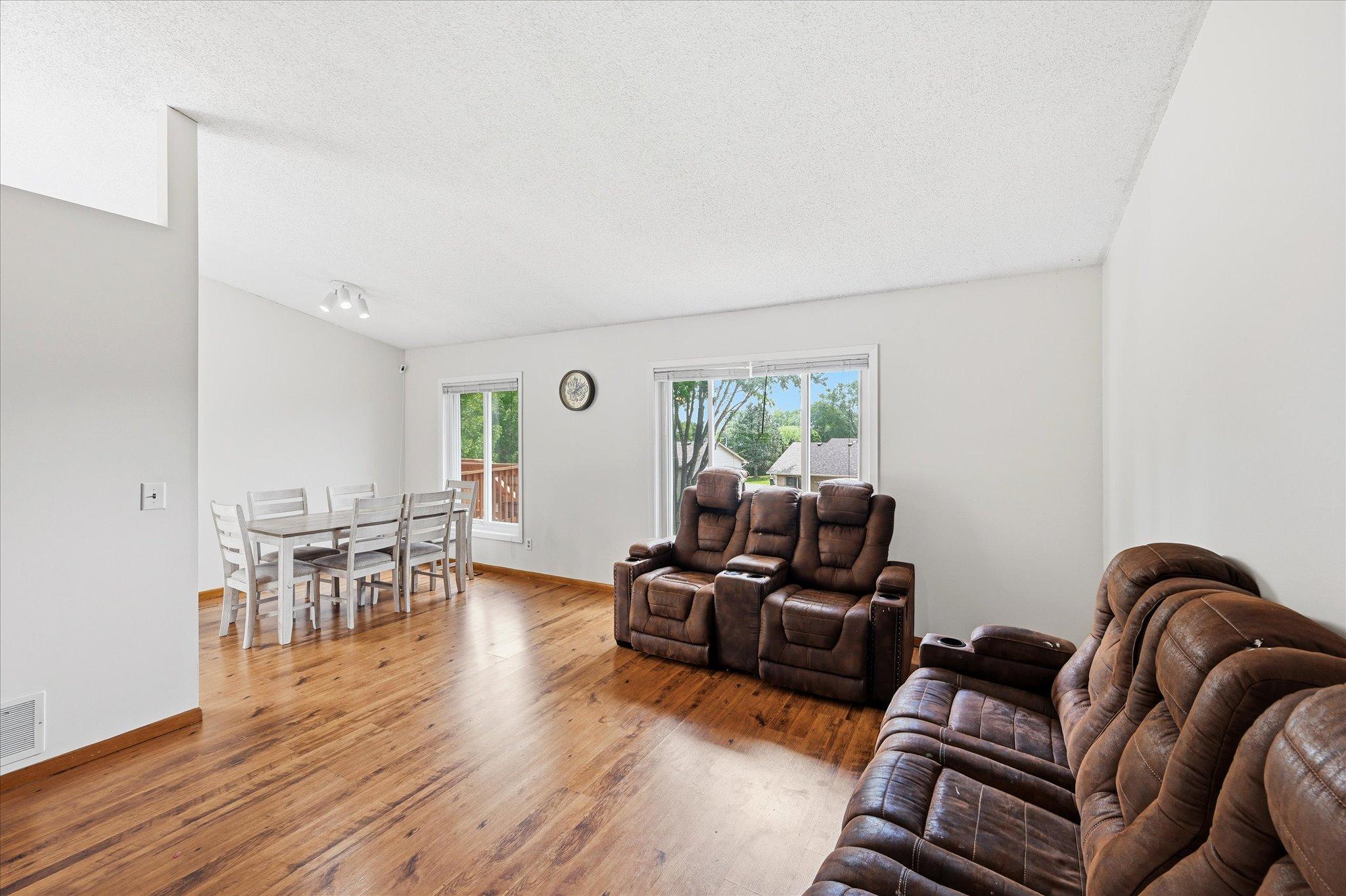 4516 Whitetail Way Eagan, MN 55123 - Photo 13 of 46