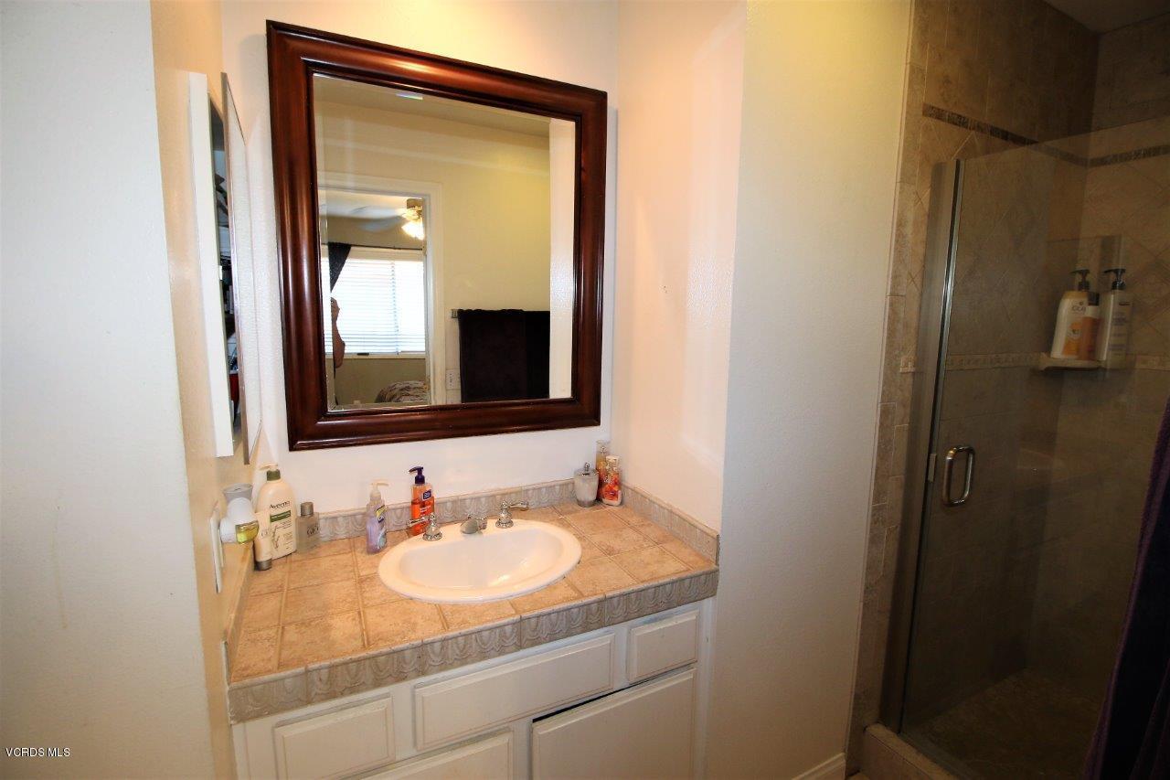 553 Spring Road, Unit 40 Moorpark, CA 93021 - Photo 11 of 15 bathroom 2 master springRd