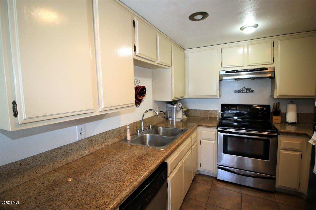 553 Spring Road, Unit 40 Moorpark, CA 93021 - Photo 6 of 15 kitchen spring 2