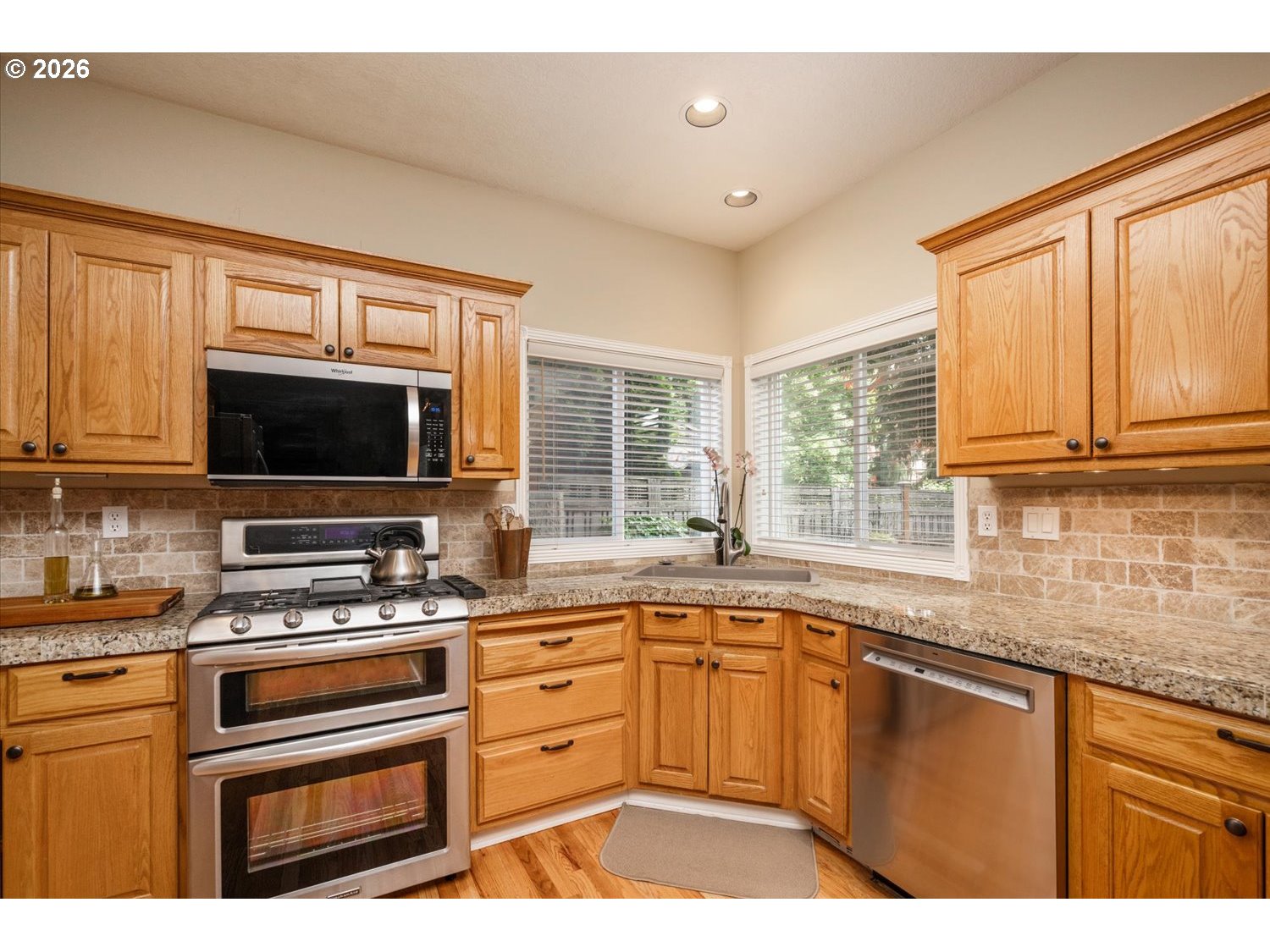 17460 Southwest 108th Place Tualatin, OR 97062 - Photo 9 of 48 Kitchen