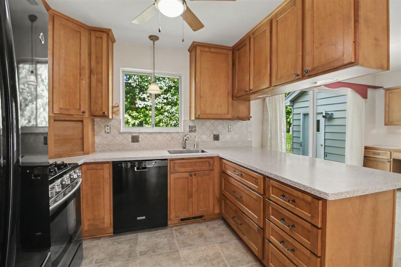 9310 Merrill Road Whitmore Lake, MI 48189 - Photo 7 of 45 Gallery Image 7