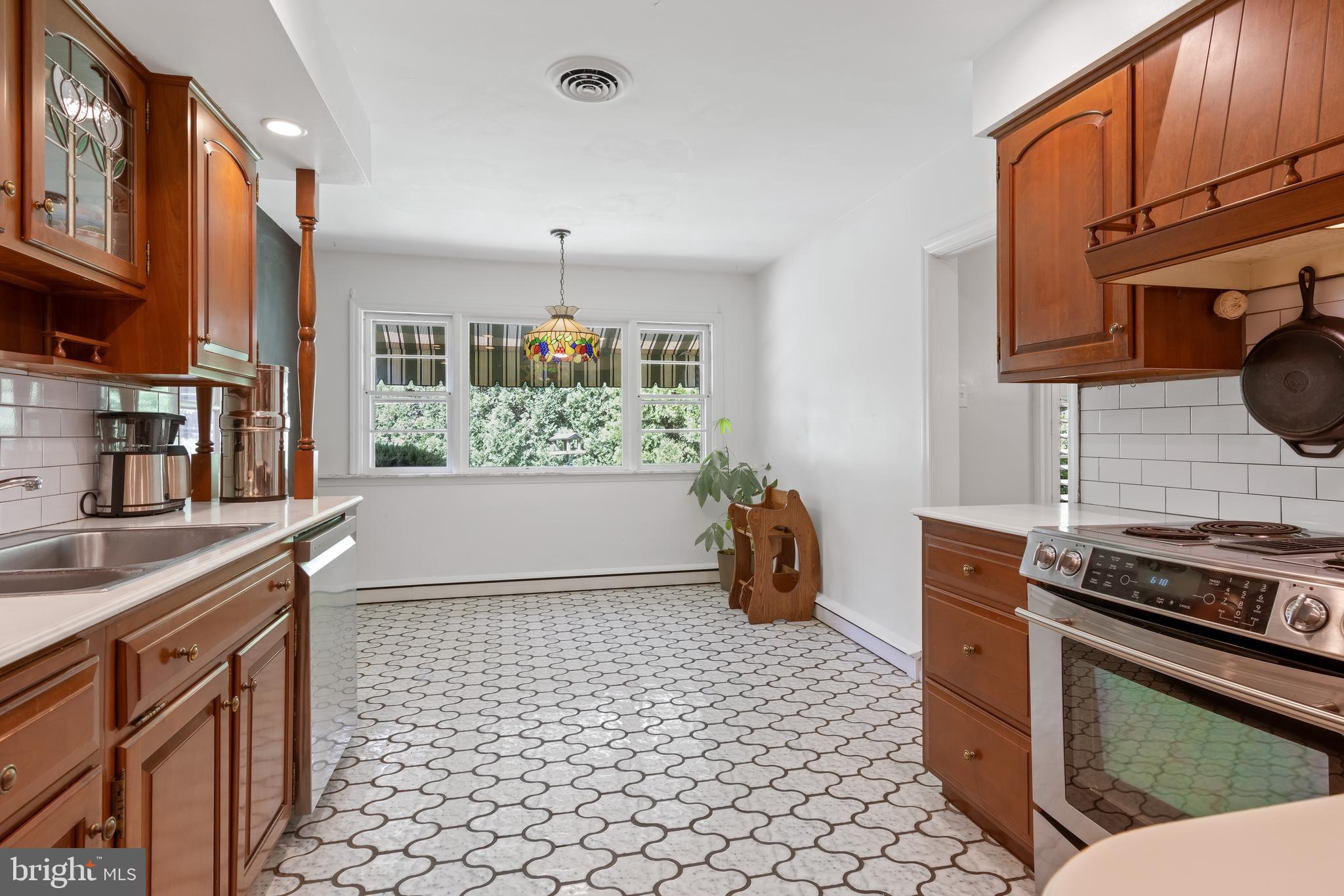 583 Weadley Road Radnor, PA 19087 - Photo 11 of 35