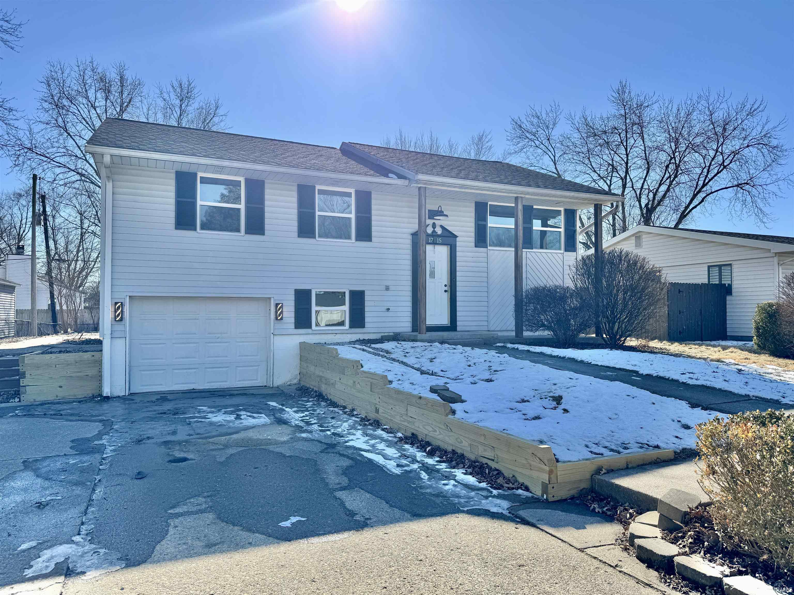 1715 Oakhill Road Kokomo, IN 46902 - Photo 2 of 18 Gallery Image 2
