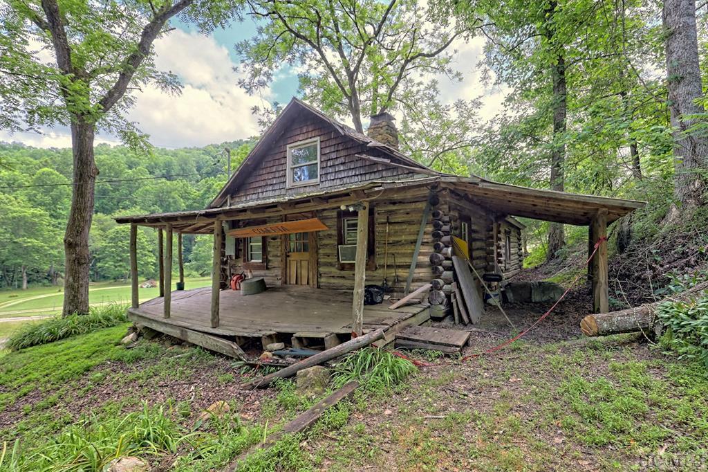 1222 Shope Road Otto, NC 28763 - Photo 5 of 57 Gallery Image 5