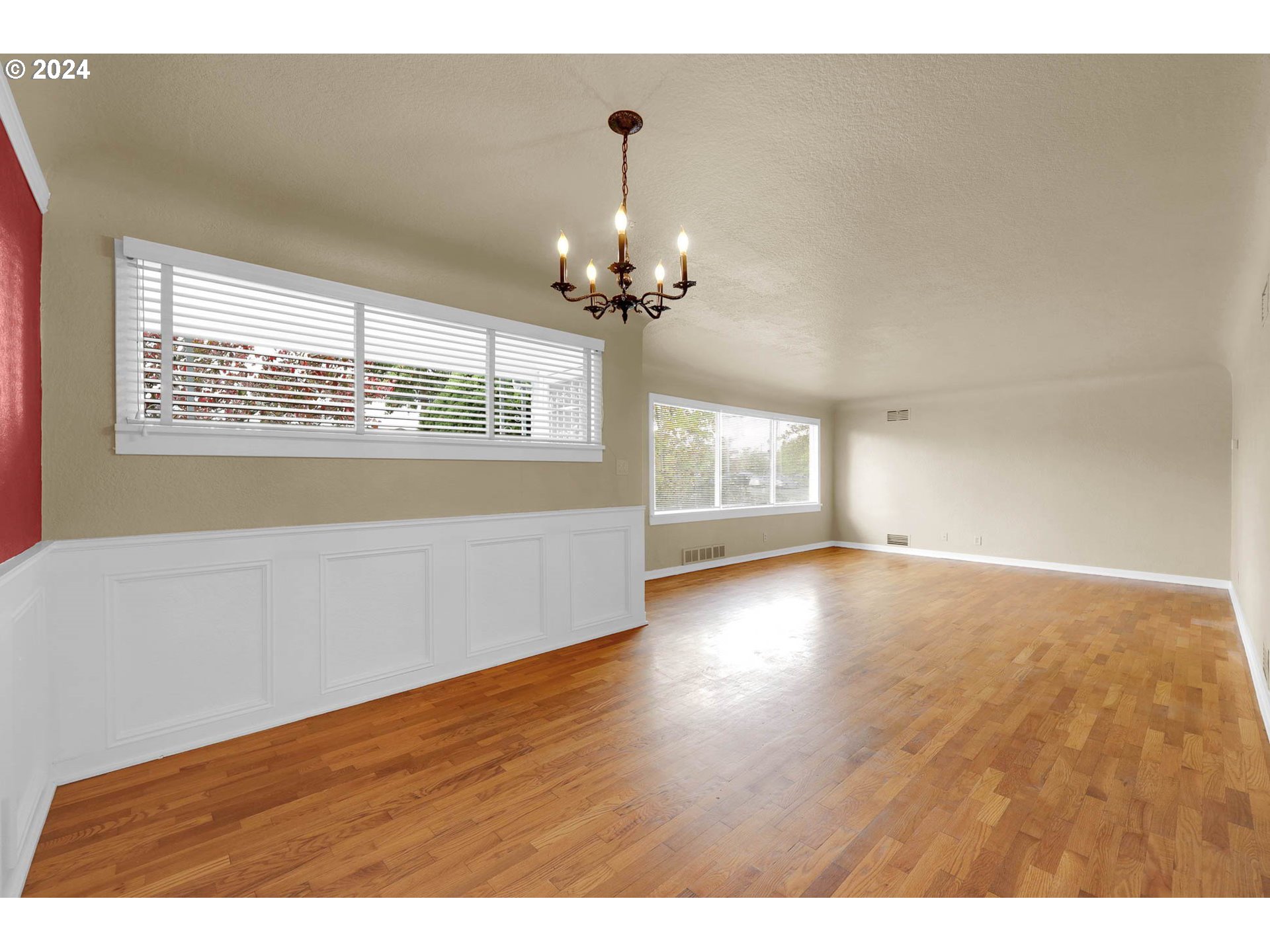 647 16th Street Springfield, OR 97477 - Photo 6 of 35 Dining Room
