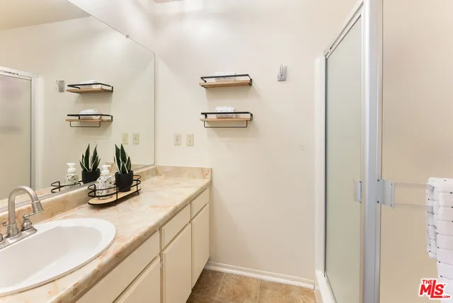 $599,000 | 10921 Morrison Street, Unit 6, North Hollywood, CA 91601