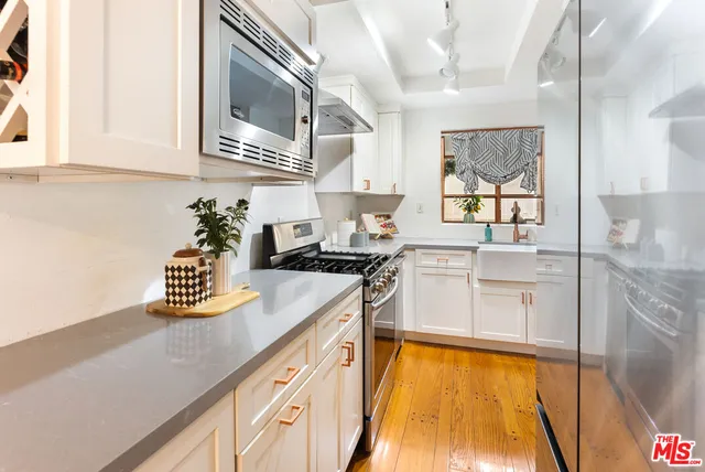 $599,000 | 10921 Morrison Street, Unit 6, North Hollywood, CA 91601