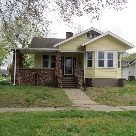 $225,900 | 101 East 3rd Street, Stanberry, MO 64489