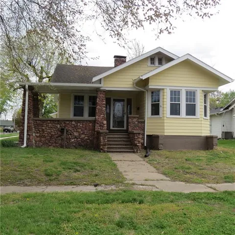 $225,900 | 101 East 3rd Street, Stanberry, MO 64489
