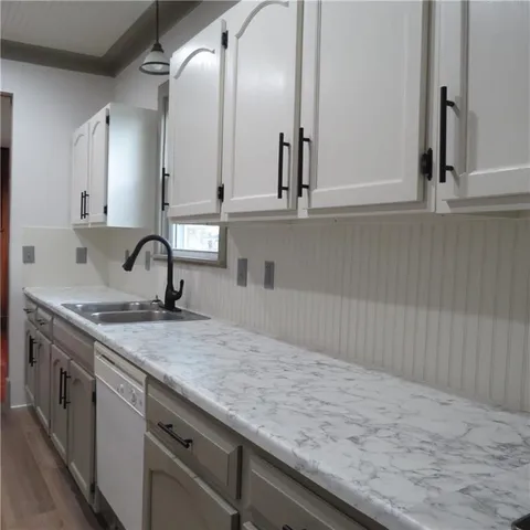 $225,900 | 101 East 3rd Street, Stanberry, MO 64489