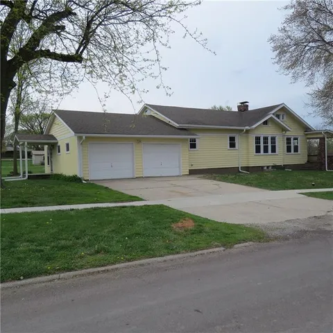 $225,900 | 101 East 3rd Street, Stanberry, MO 64489