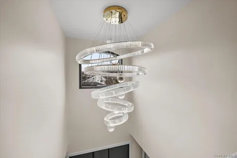 $1,680,000 | 2 Elf Road, Syosset, NY 11791