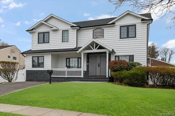 $1,680,000 | 2 Elf Road, Syosset, NY 11791