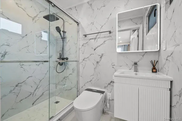 $1,680,000 | 2 Elf Road, Syosset, NY 11791