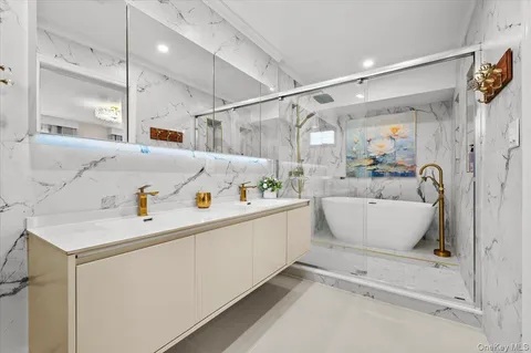 $1,595,000 | 2 Elf Road, Syosset, NY 11791