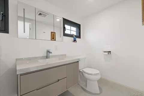 $1,595,000 | 2 Elf Road, Syosset, NY 11791