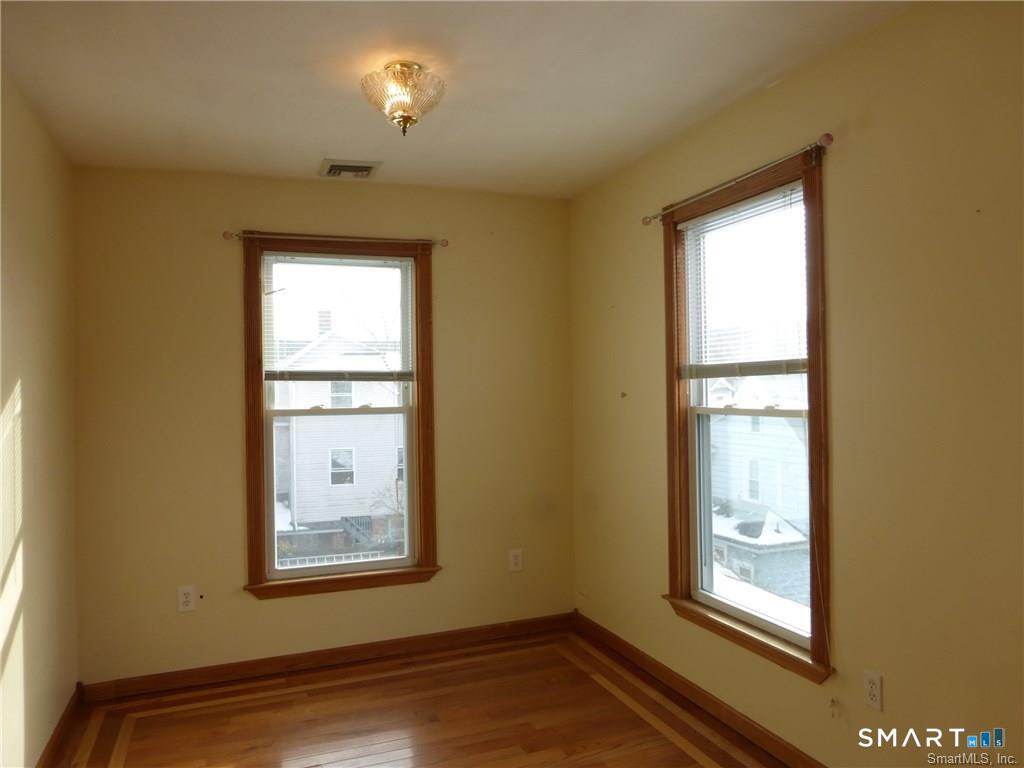 28 Frederick Street Naugatuck, CT 06770 - Photo 17 of 32