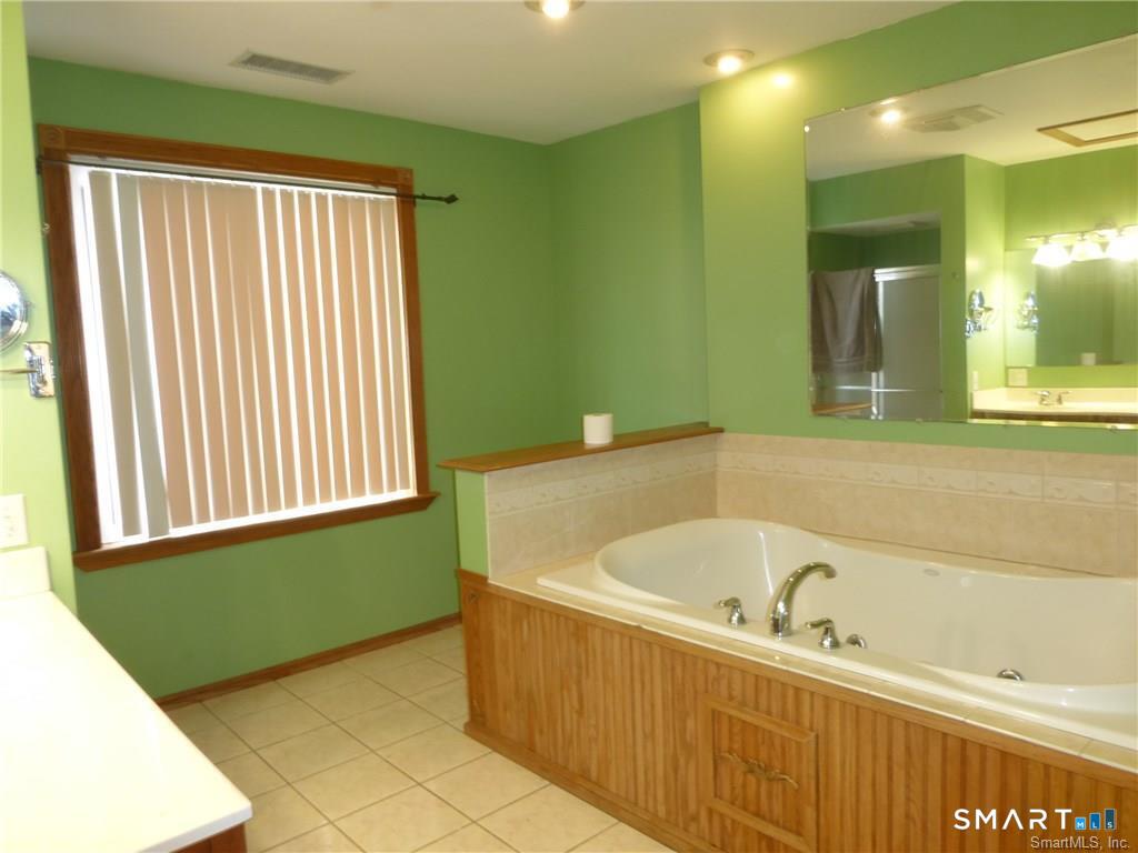 28 Frederick Street Naugatuck, CT 06770 - Photo 23 of 32