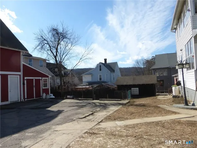 $1,750 | 28 Frederick Street, Naugatuck, CT 06770