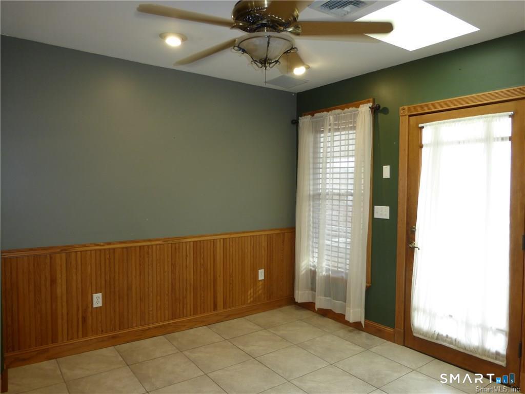 28 Frederick Street Naugatuck, CT 06770 - Photo 6 of 32