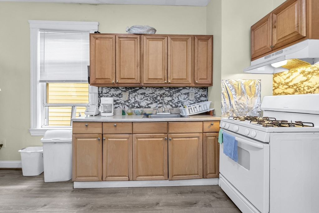 180 Chestnut Street Chelsea, MA 02150 - Photo 15 of 36