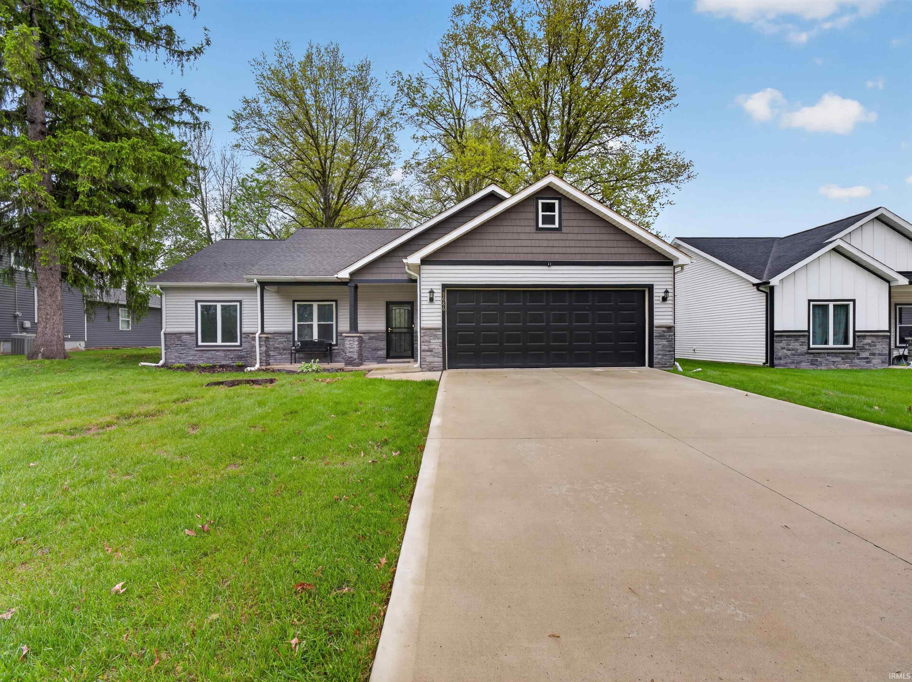 5686 Rothman Road Fort Wayne, IN 46835 - Photo 2 of 34