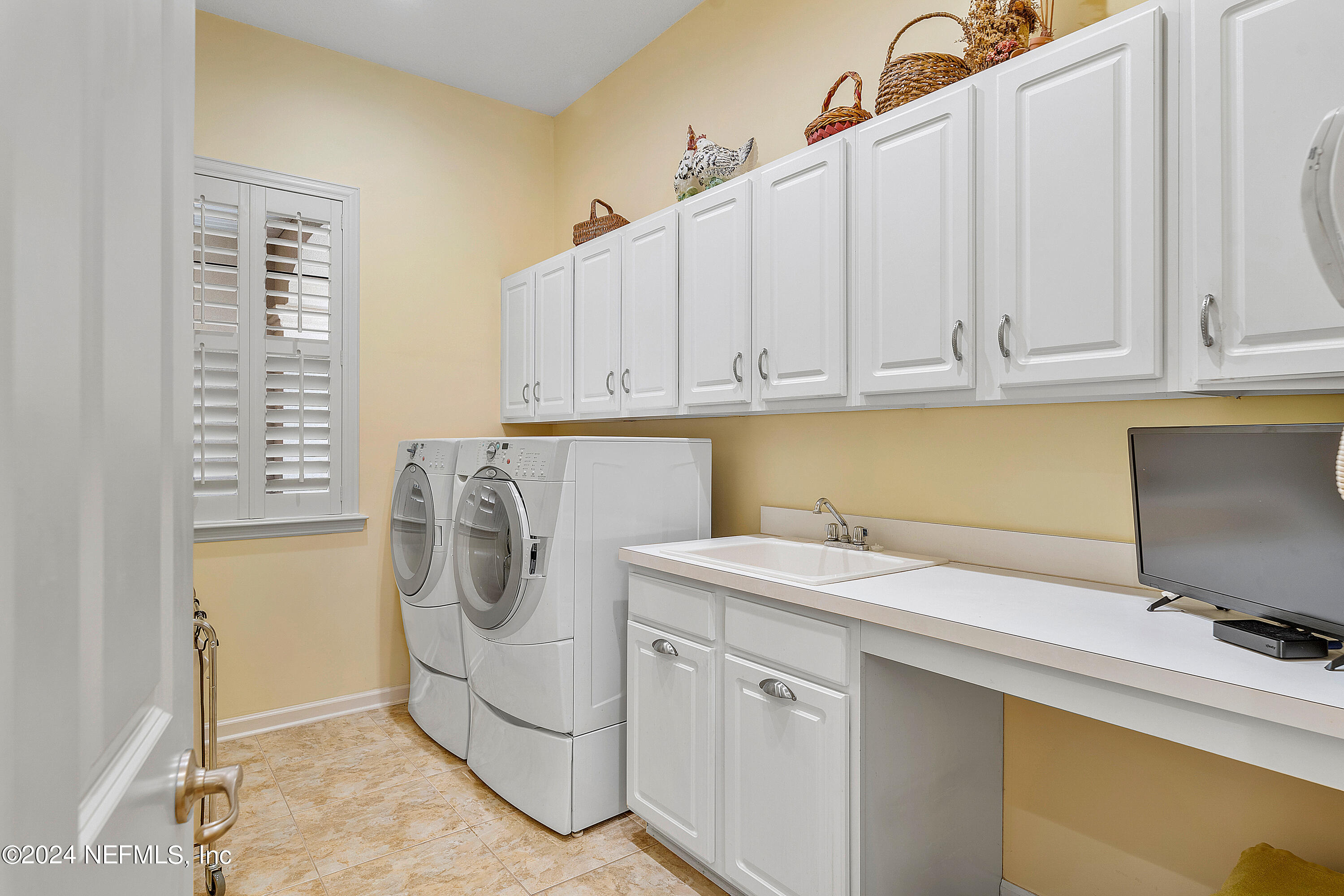 104 Lantana Court Ponte Vedra Beach, FL 32082 - Photo 12 of 37 Laundry Room