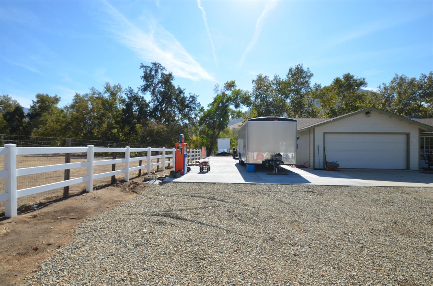 7453 Live Oak Drive Sanger, CA 93657 - Photo 21 of 28 a view of a outdoor space with a house and trees