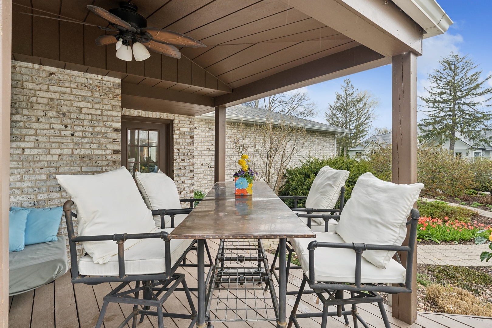 3606 Lawson Road Glenview, IL 60026 - Photo 45 of 62 a view of an outdoor seating area