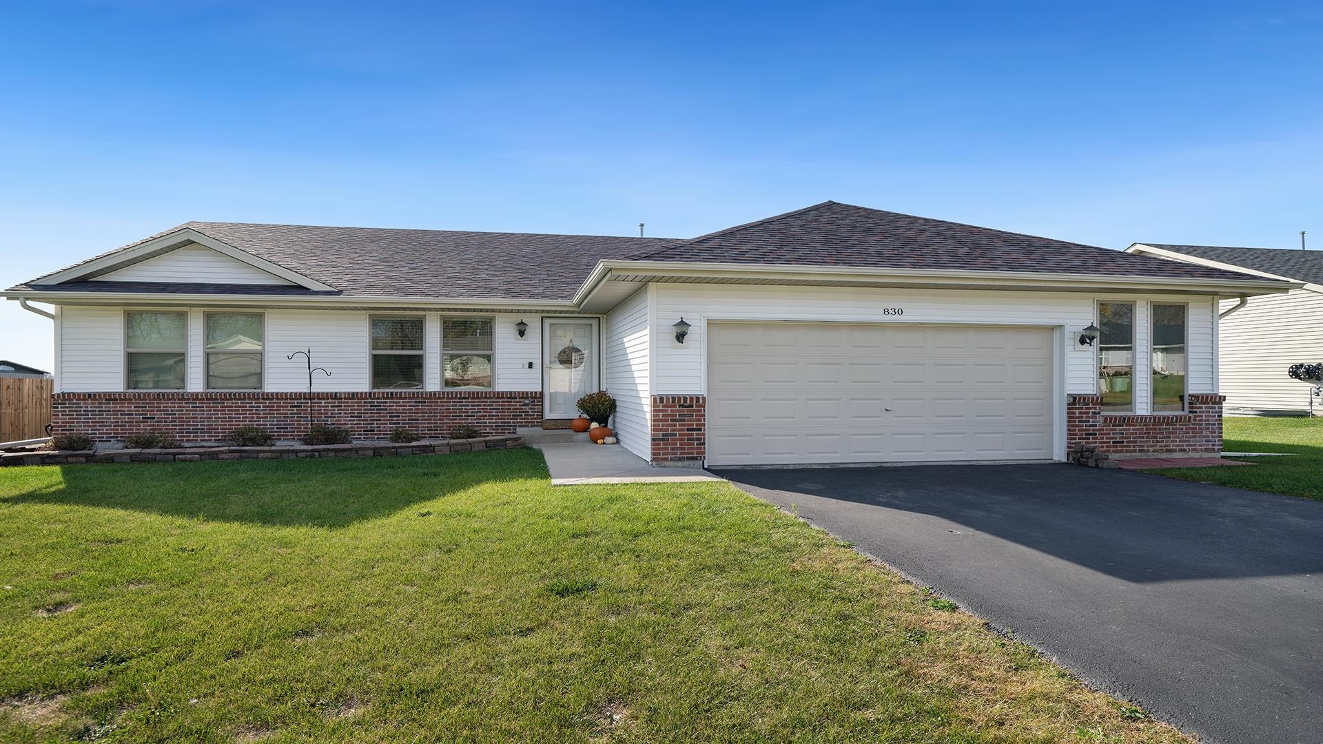 830 Acadia Street Roscoe, IL 61073 - Photo 1 of 31 Gallery Image 1