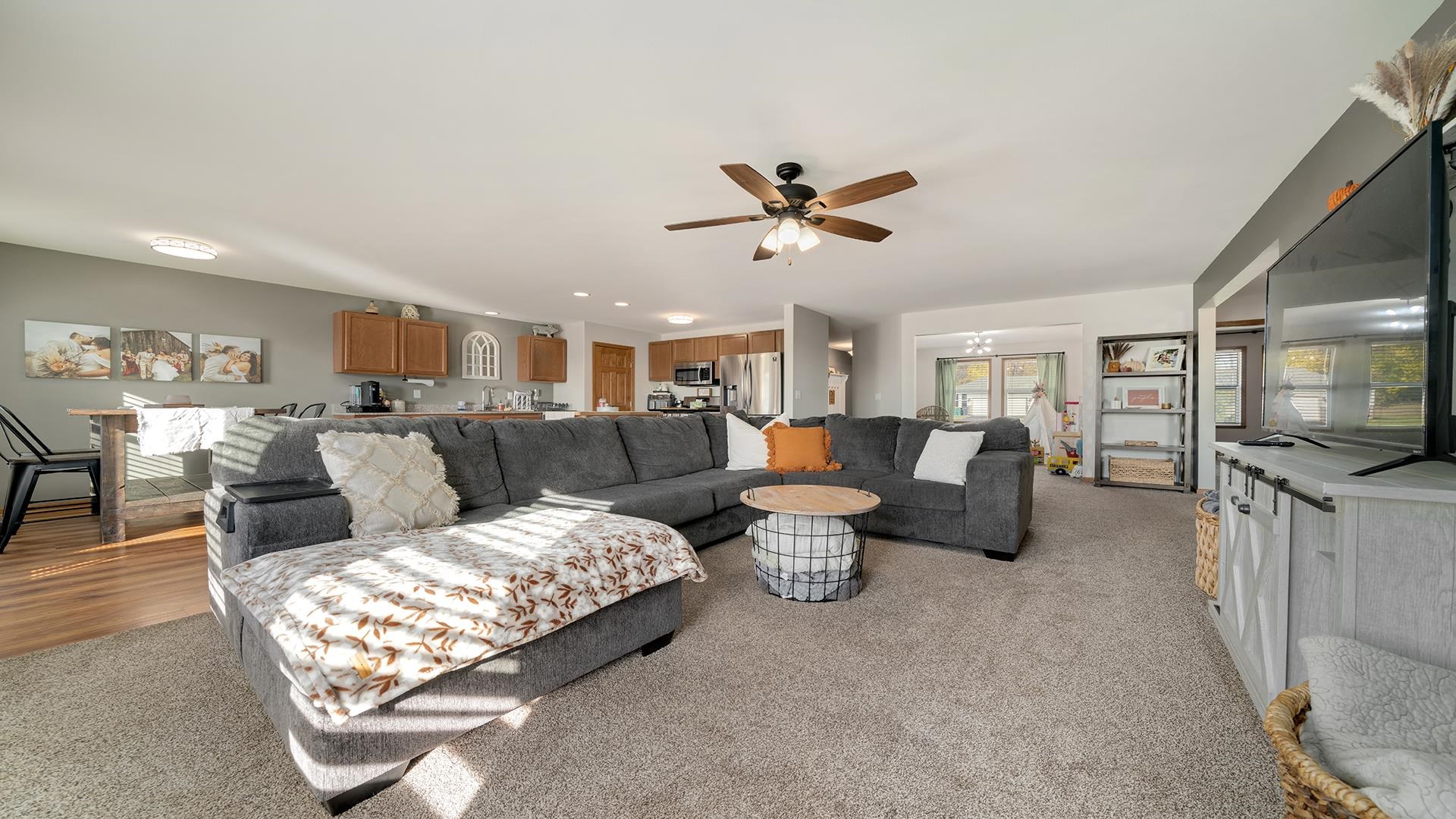 830 Acadia Street Roscoe, IL 61073 - Photo 5 of 31 Gallery Image 5