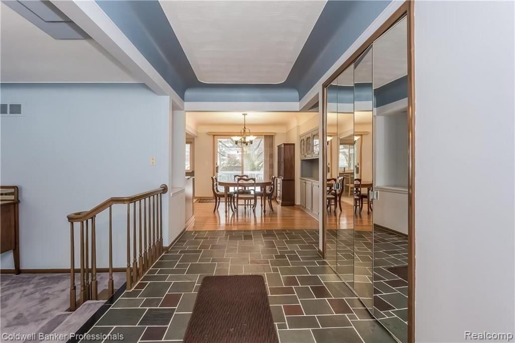 2175 Wayward Drive Rochester Hills, MI 48309 - Photo 3 of 33