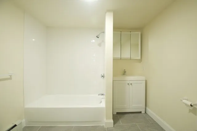 $1,995 | 501 East Broadway, Unit 2, Boston, MA 02127