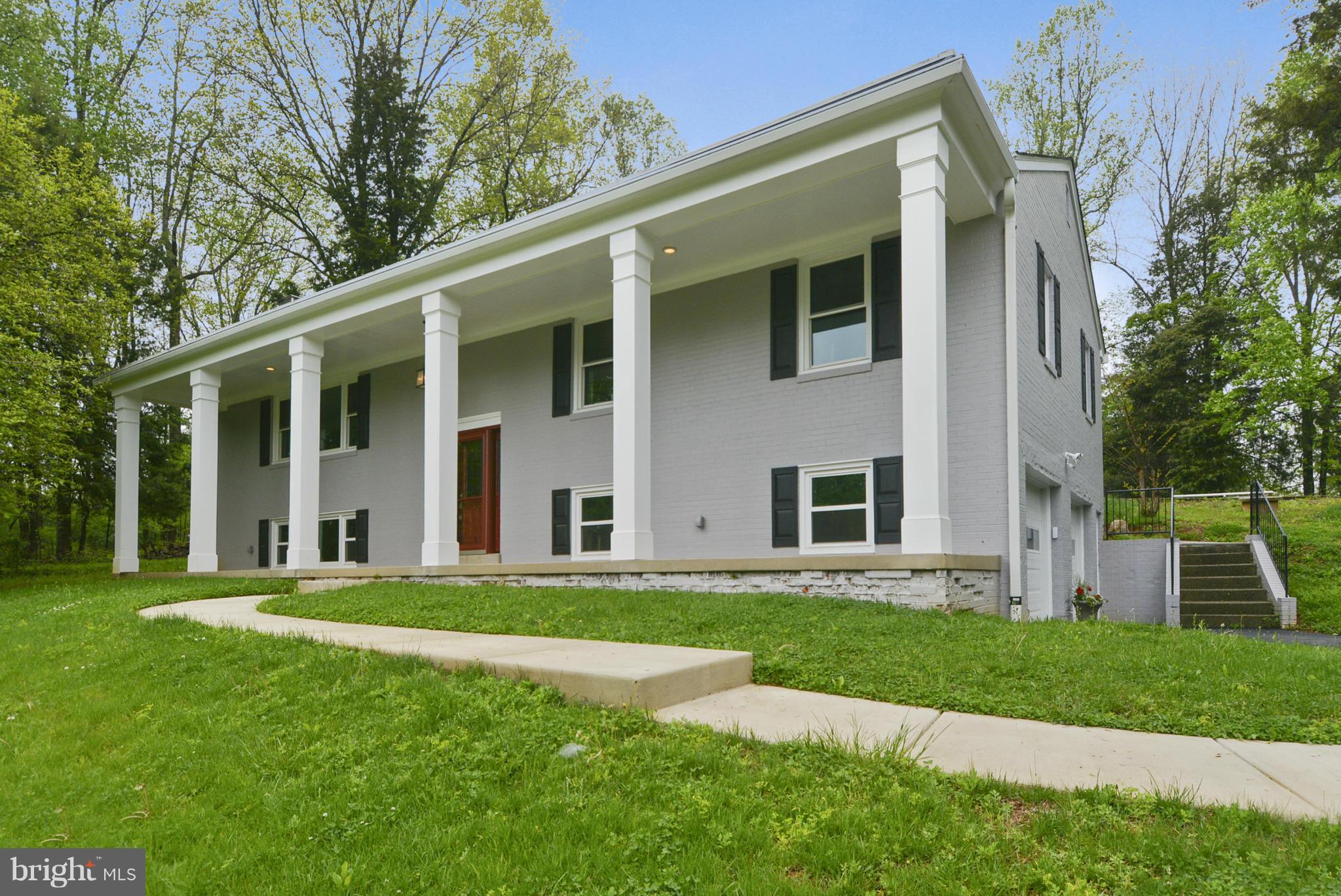 39174 Foxhill Road Leesburg, VA 20175 - Photo 1 of 30 Exterior (Front)