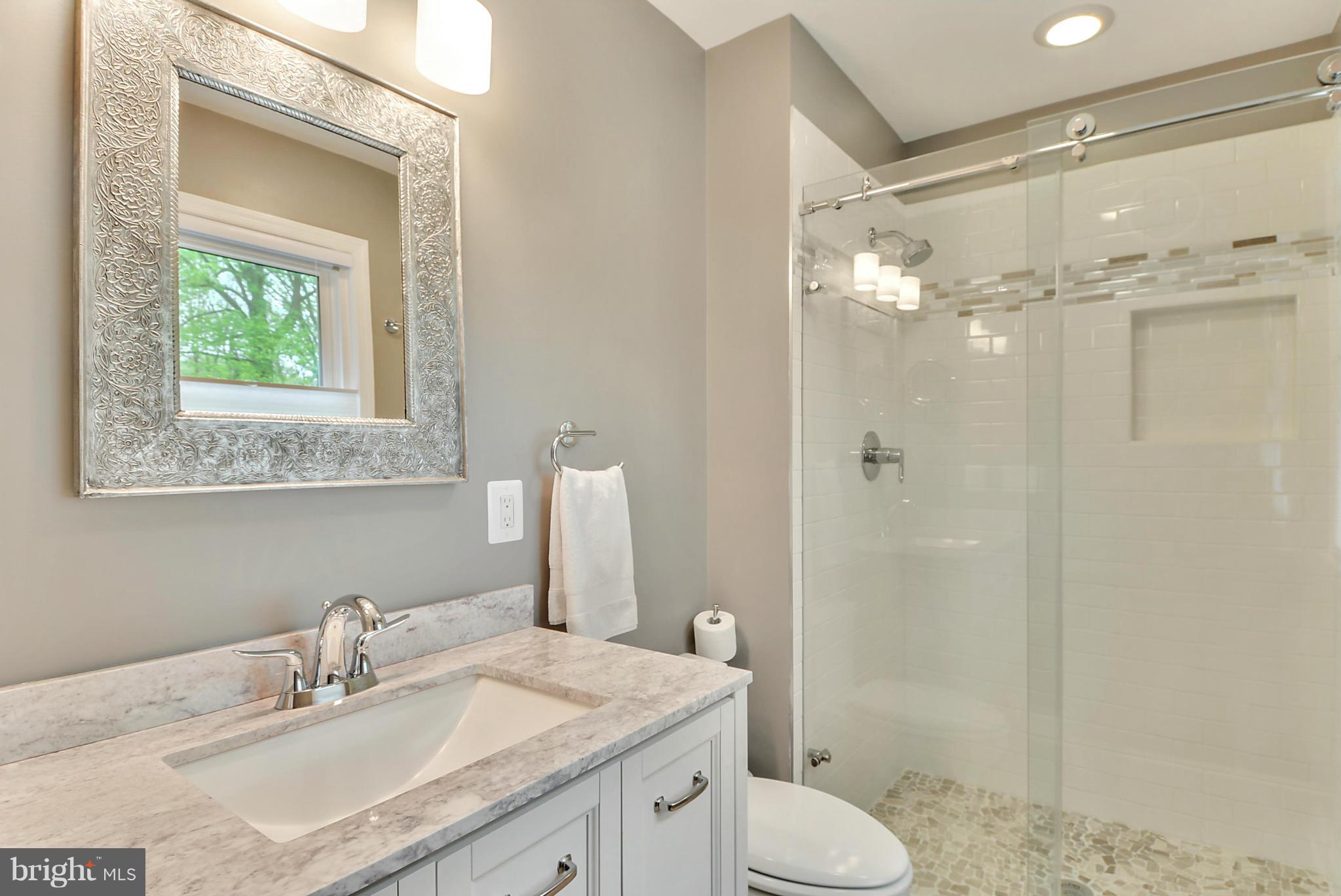 39174 Foxhill Road Leesburg, VA 20175 - Photo 15 of 30 Bath (Master)