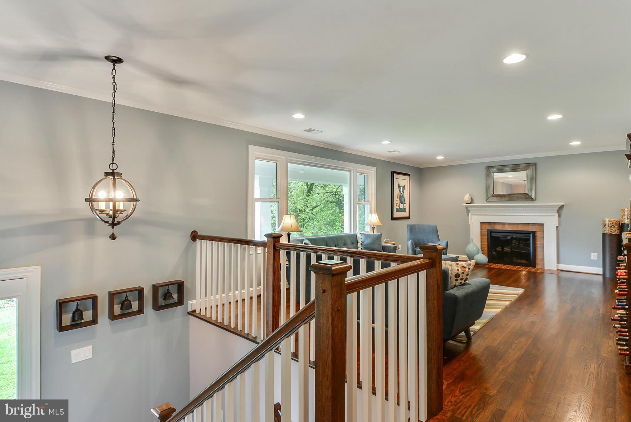 39174 Foxhill Road Leesburg, VA 20175 - Photo 3 of 30 Entry and Family Room
