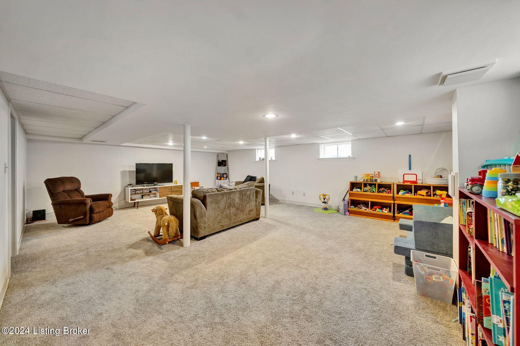 313 Bramton Road Louisville, KY 40207 - Photo 36 of 61 photo_online_035
