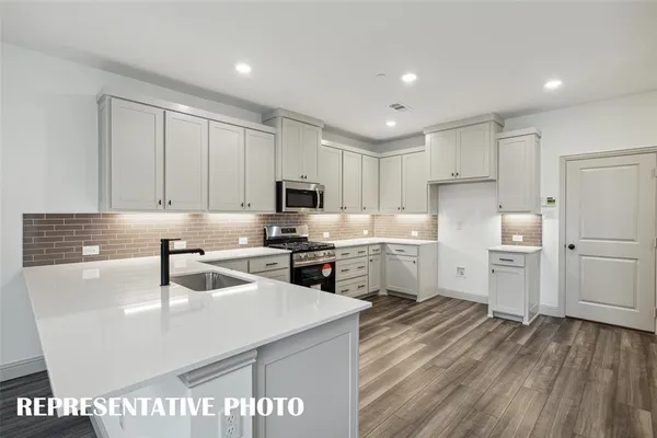 $321,500 | 1021 Magdalena Way, Midlothian, TX 76065