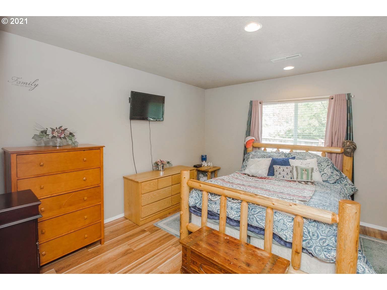 617 South 49th Place Springfield, OR 97478 - Photo 12 of 23