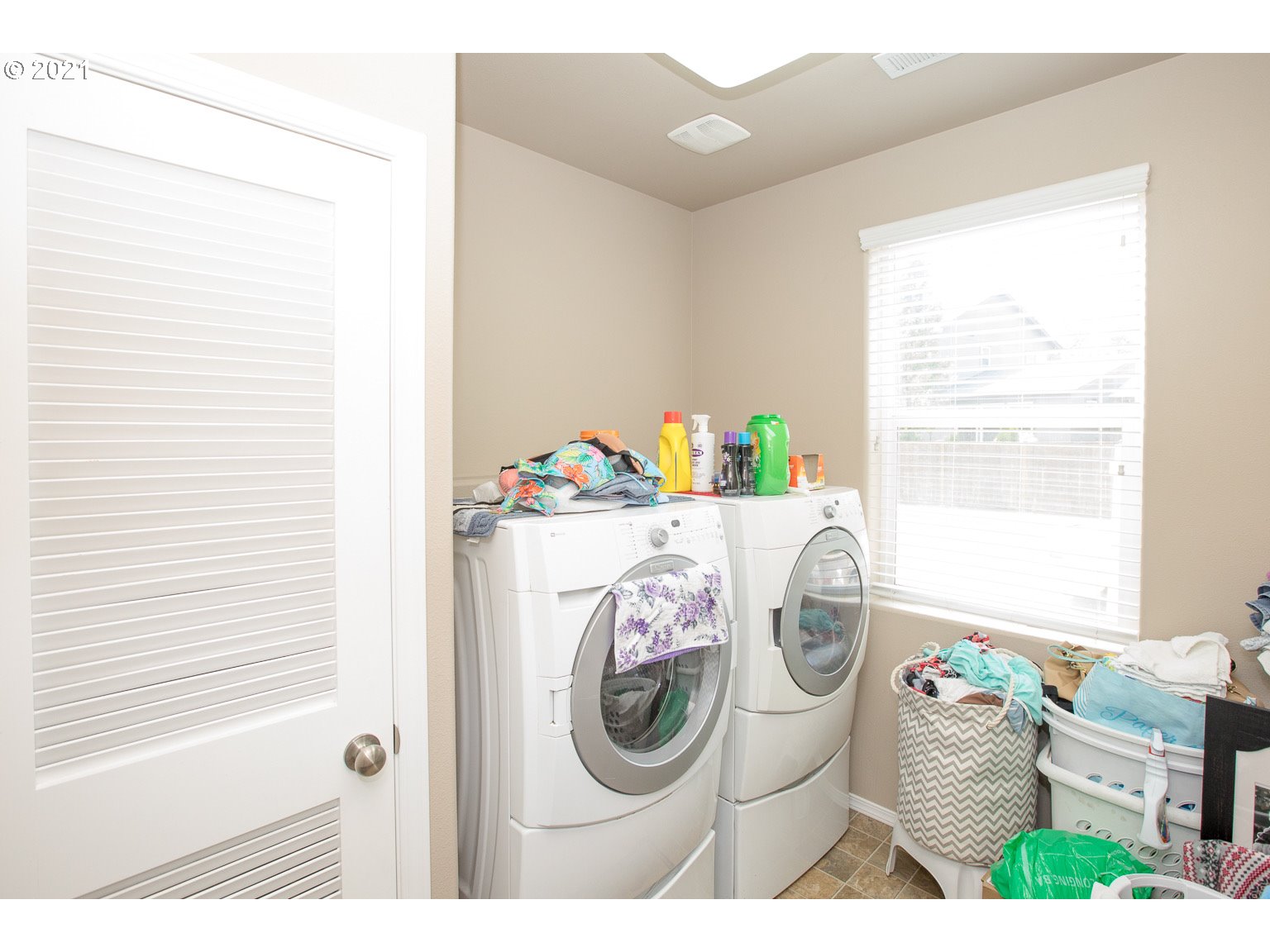 617 South 49th Place Springfield, OR 97478 - Photo 5 of 23