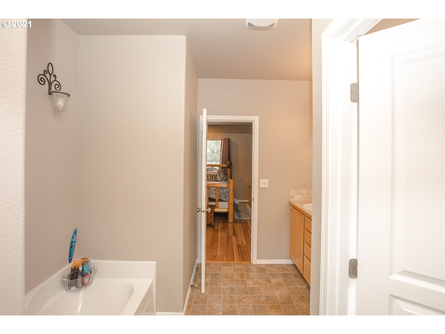 617 South 49th Place Springfield, OR 97478 - Photo 8 of 23