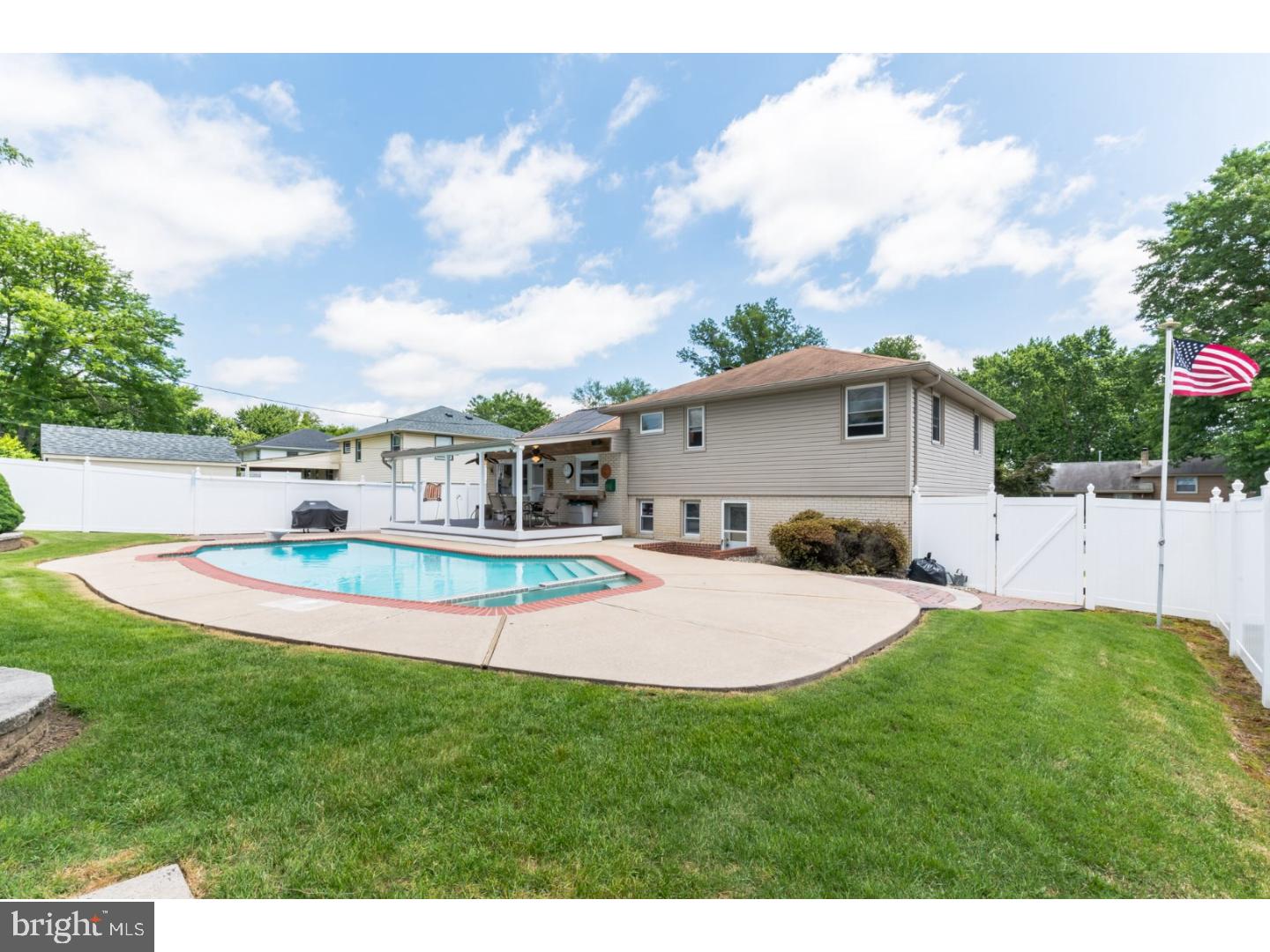 1006 Twist Road Philadelphia, PA 19115 - Photo 22 of 25