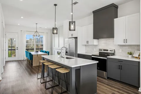 $599,000 | 5710 A California Avenue, Nashville, TN 37209
