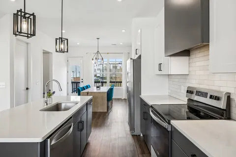 $599,000 | 5710 A California Avenue, Nashville, TN 37209