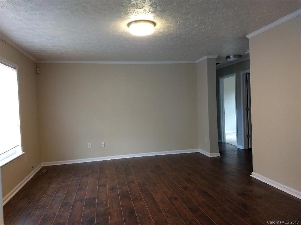 221 Gateway Farm Road Clover, SC 29710 - Photo 4 of 22 Gallery Image 4