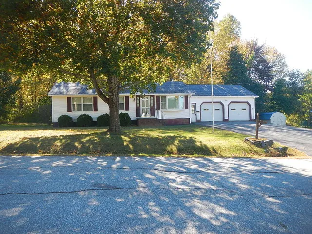 $230,000 | 11 Tibbetts Drive, Lincoln, ME 04457