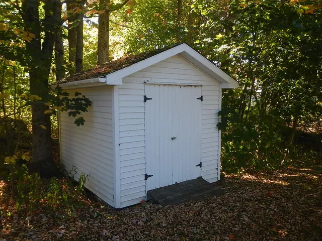 $230,000 | 11 Tibbetts Drive, Lincoln, ME 04457